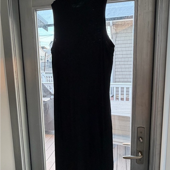 Universal Thread - Picture 2 of 5